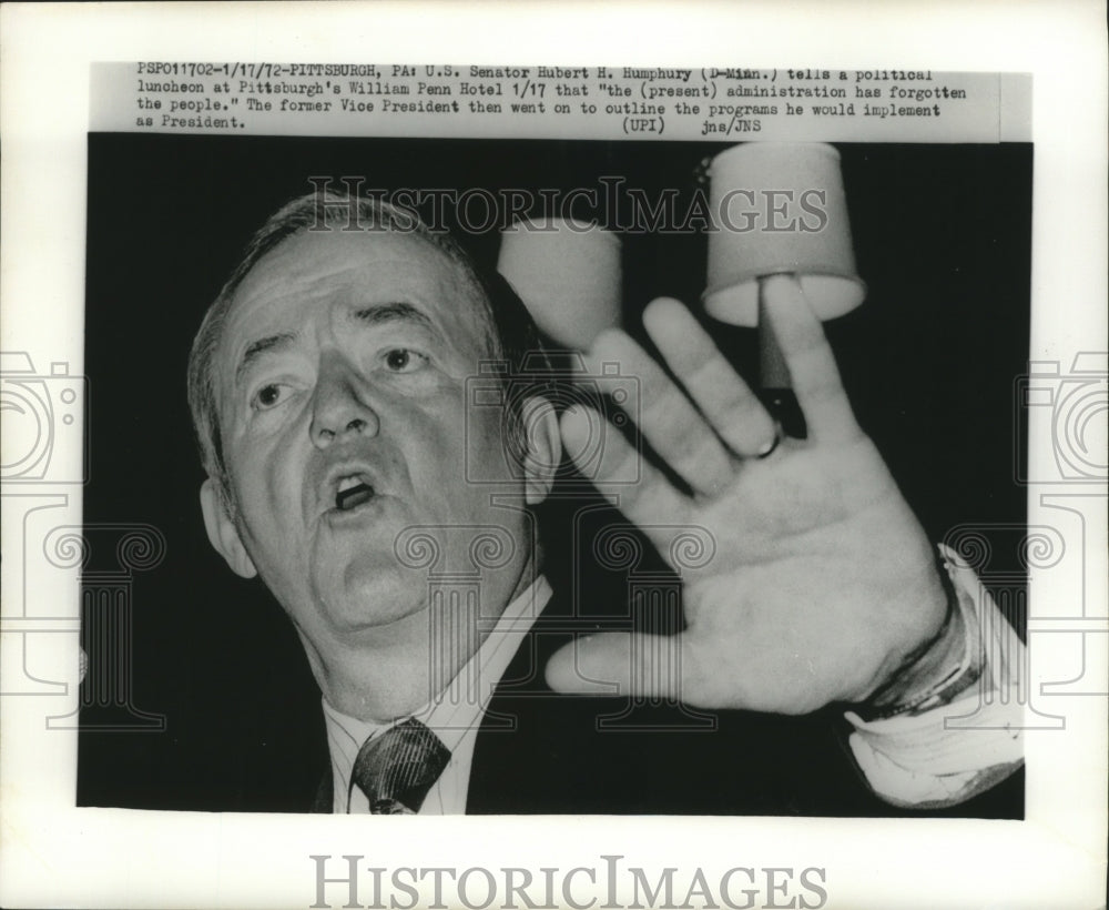 1972 Press Photo Hubert H. Humphrey speaks at a luncheon at William Penn Hotel