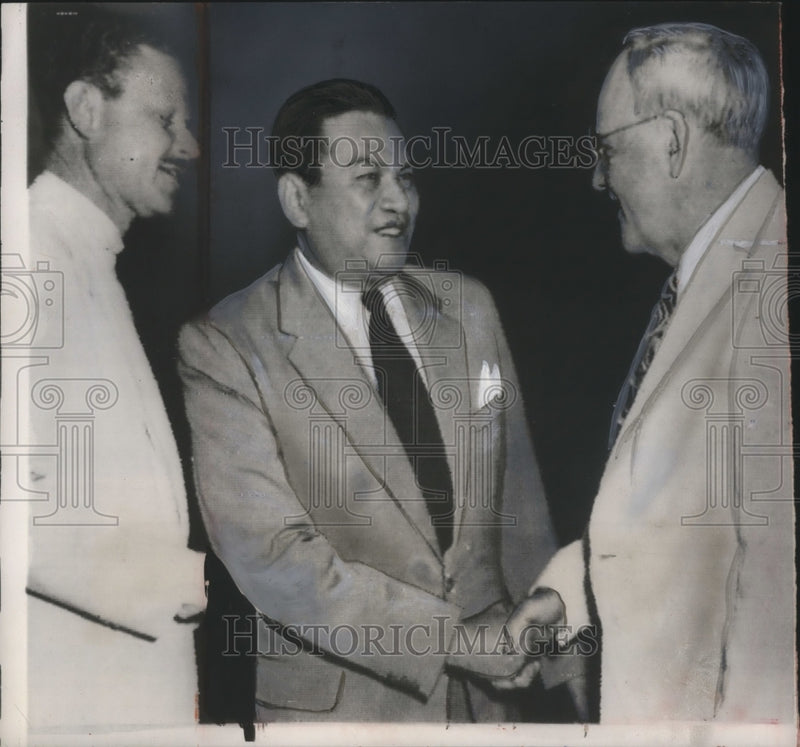 Load image into Gallery viewer, 1954 Press Photo Ramon Magsayay welcomes John Foster Dulles &amp; William Lacy
