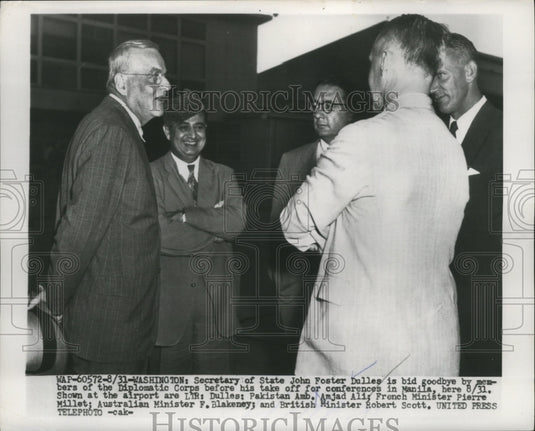 1954 Press Photo John Foster Dulles bid goodbye by Diplomatic Corps members