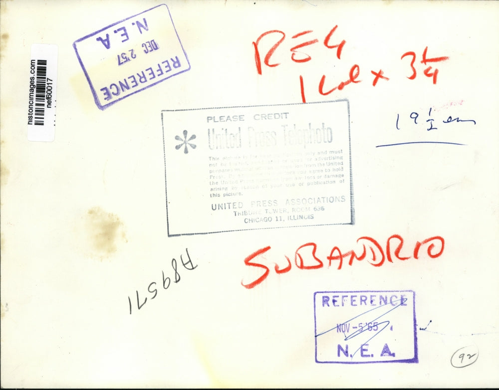 1957 Press Photo Indonesian Foreign Minister Subandrio with reporters at Wash.