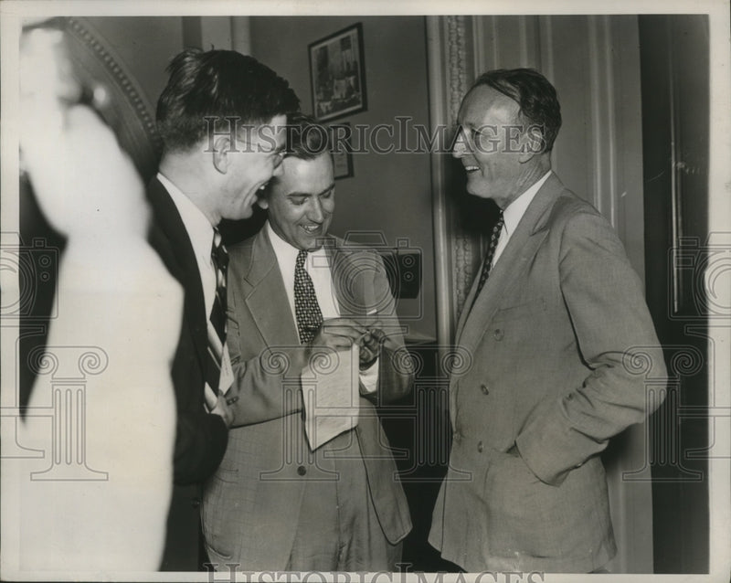 Load image into Gallery viewer, 1937 Press Photo Senator Hugo L. Black after confirmation - nef60131

