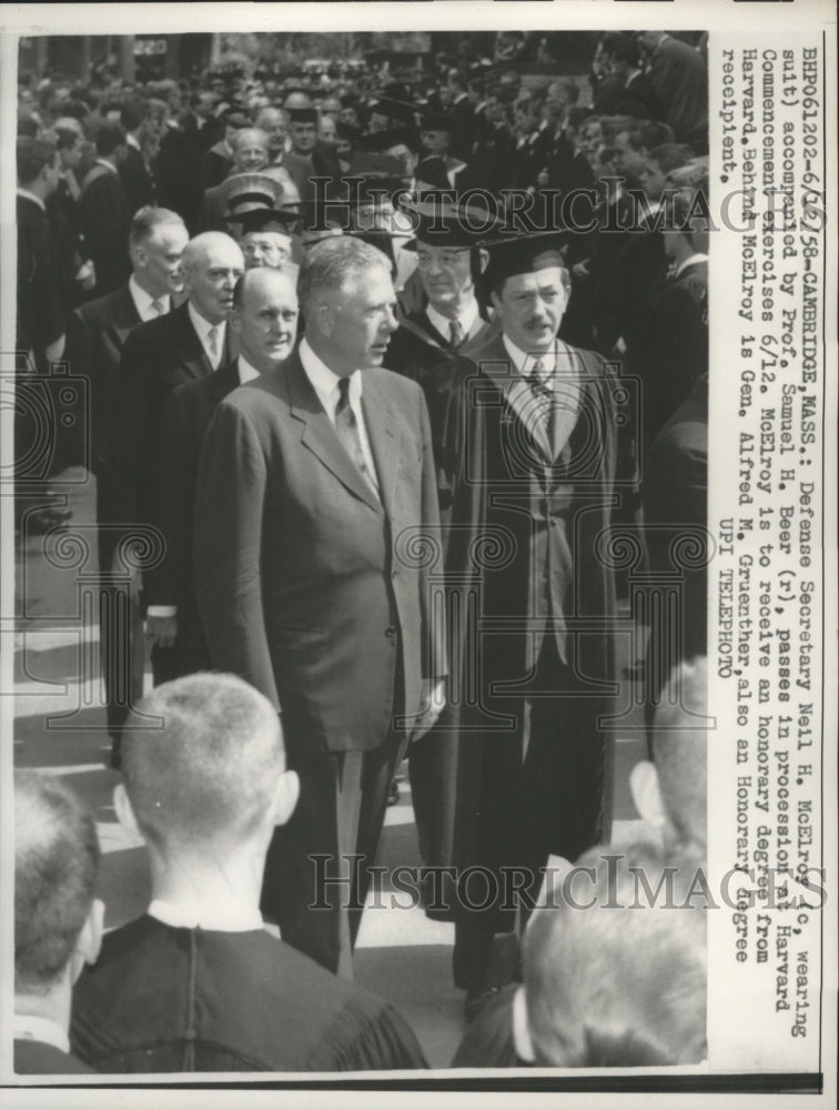 1958 Press Photo Defense Secretary Neil McElroy Accompanied by Samuel Beer