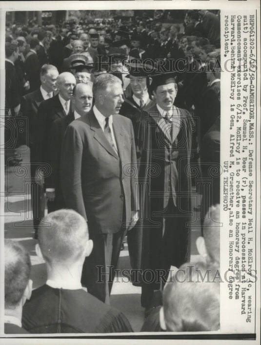 1958 Press Photo Defense Secretary Neil McElroy Accompanied by Samuel Beer