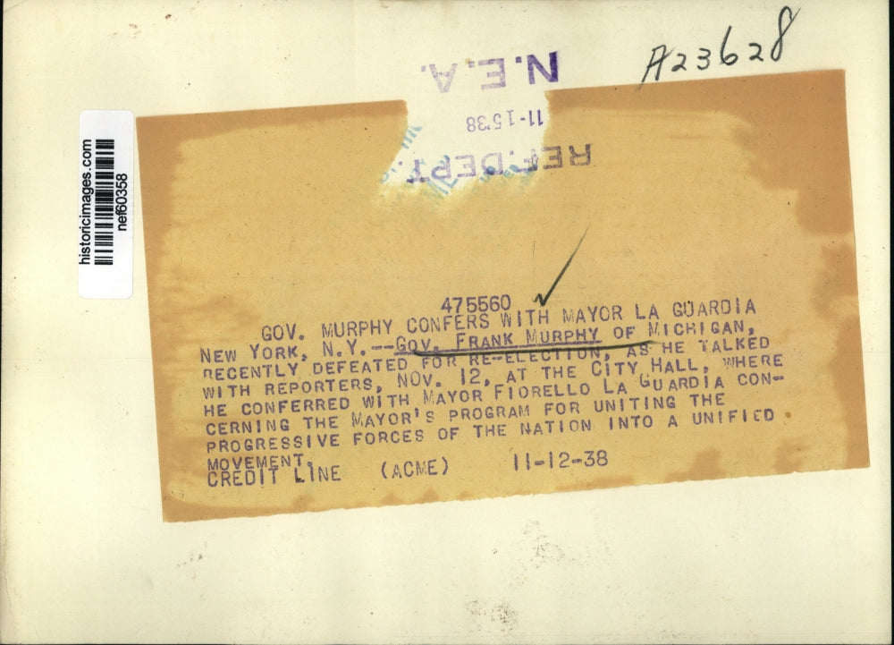 1938 Press Photo Gov Frank Murphy as He Talked with Reporters After Defeat