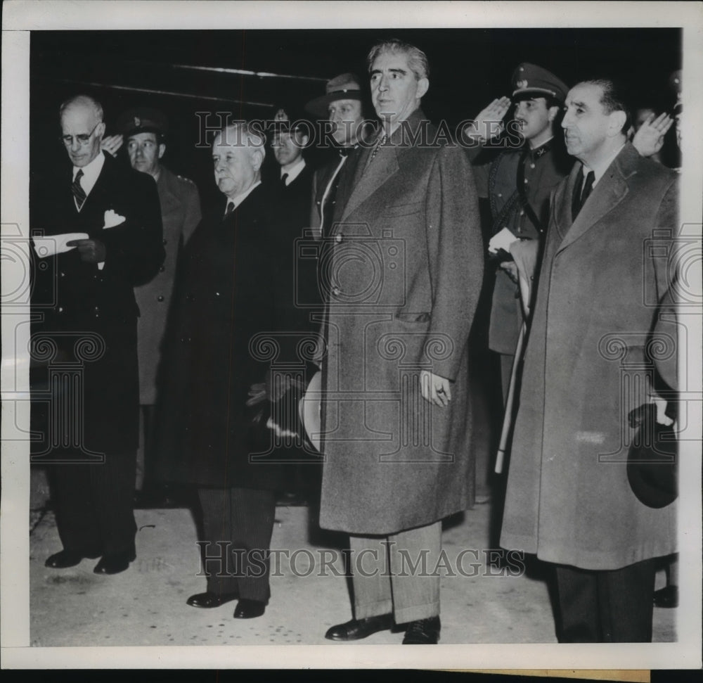 1945 Press Photo Juan Antonios Rios of Chile Arrives at Rockefeller Airport