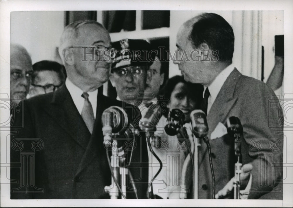 1952 Press Photo Harry Truman, Adlai Stevenson Address White House Crowd