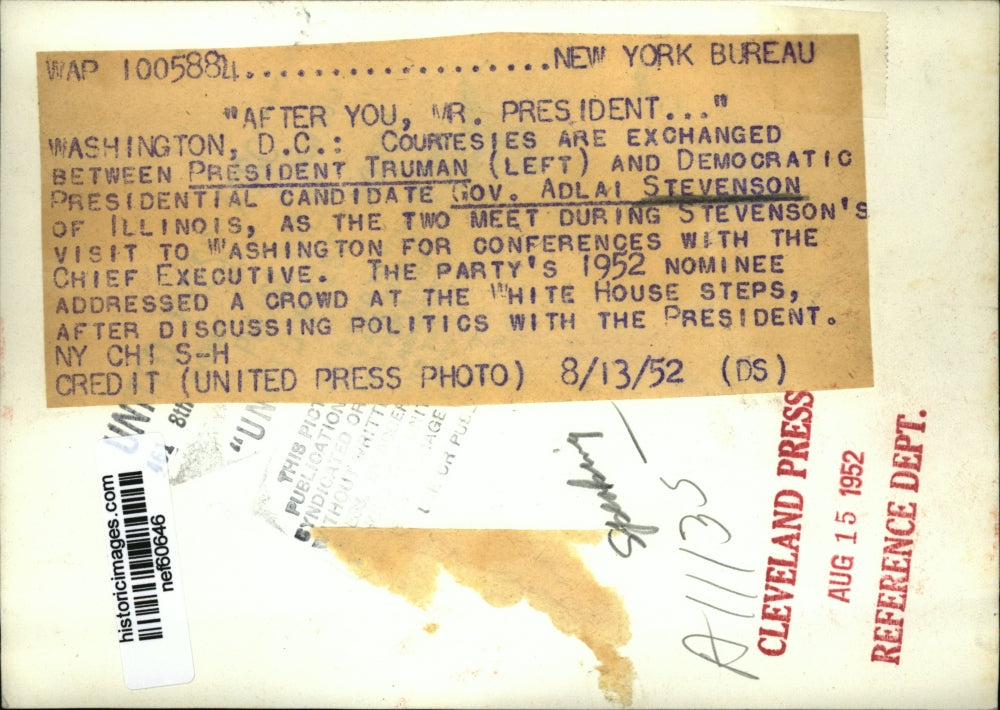 1952 Press Photo Harry Truman, Adlai Stevenson Address White House Crowd