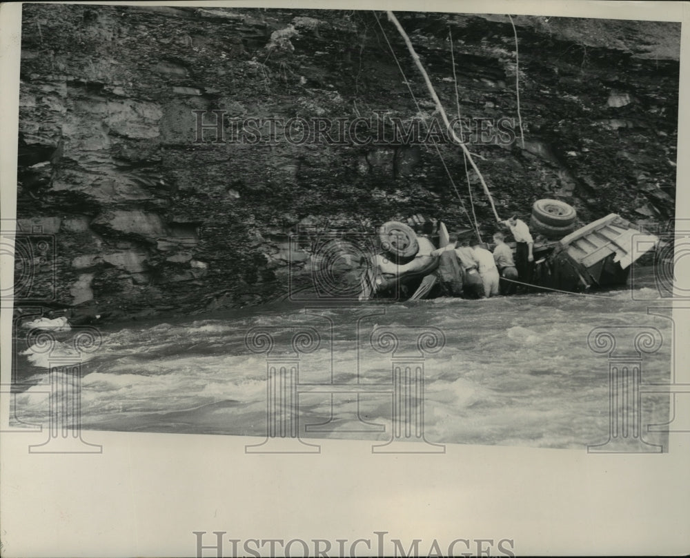 1951 Press Photo Truck Wreck at Black River - nef60739