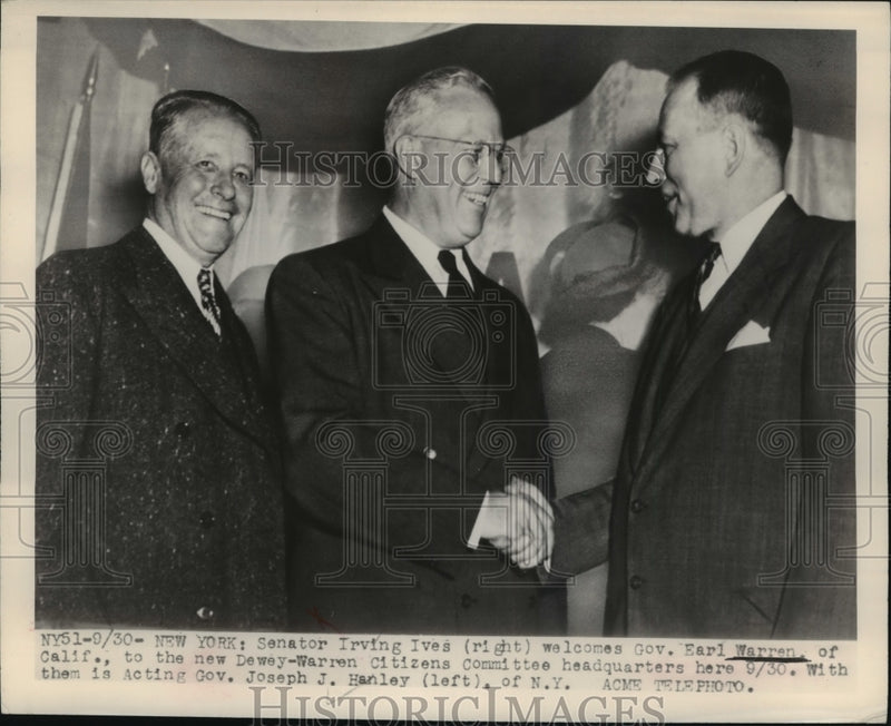 Load image into Gallery viewer, 1948 Press Photo Senator Irving Ives welcomes Governor Earl Warren - nef60881

