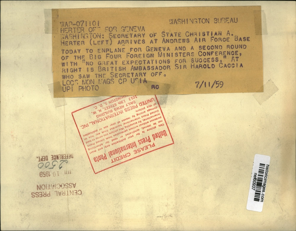 1959 Press Photo Christian Herter Arrives at Andrews Air Force Base, Washington