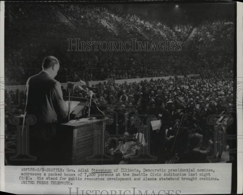 Load image into Gallery viewer, 1952 Press Photo Governor Adlai Stevenson Speaks at Seattle Civic Auditorium
