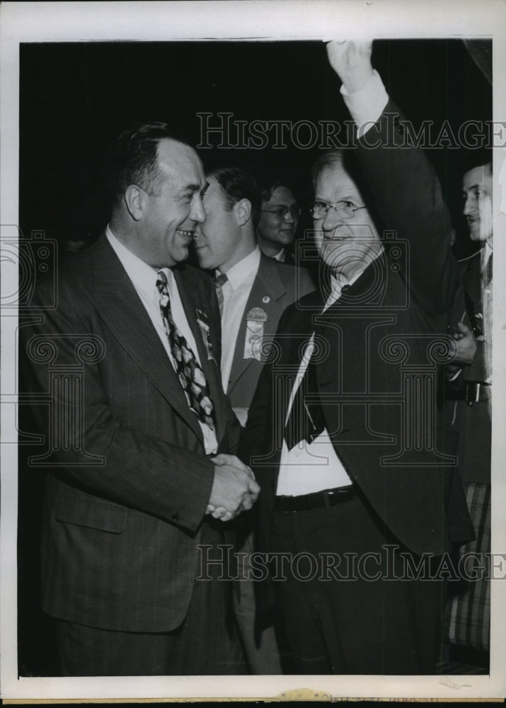 1944 Press Photo Harold L. Ickes receives handshake of R.J. Thomas - nef61001