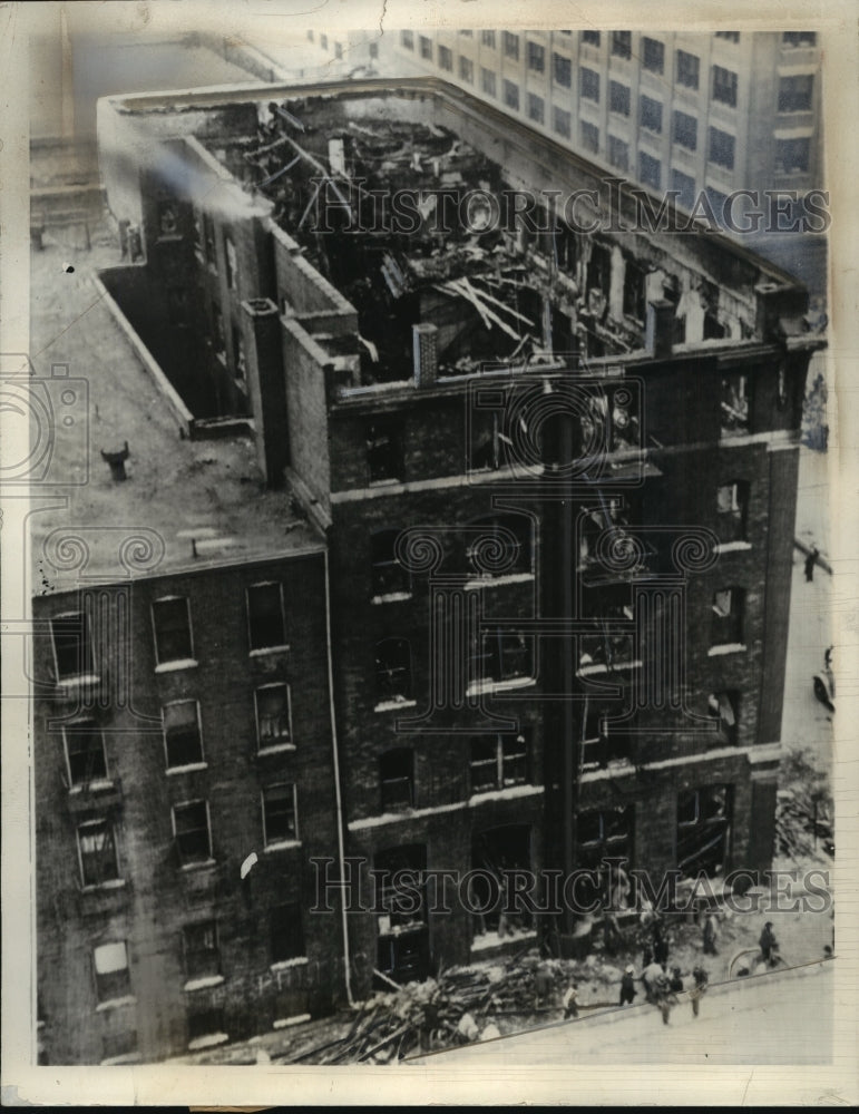 Load image into Gallery viewer, 1938 Press Photo Fire destroyed the Old Terminal Hotel in Southern Metropolis
