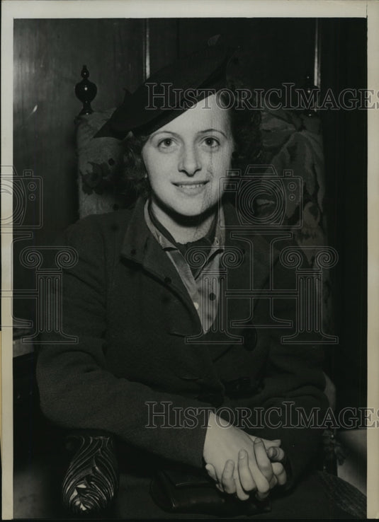 1937 Press Photo Ms Natalie Ortuso Saw Prowler On Fire Escape Outside Her Window