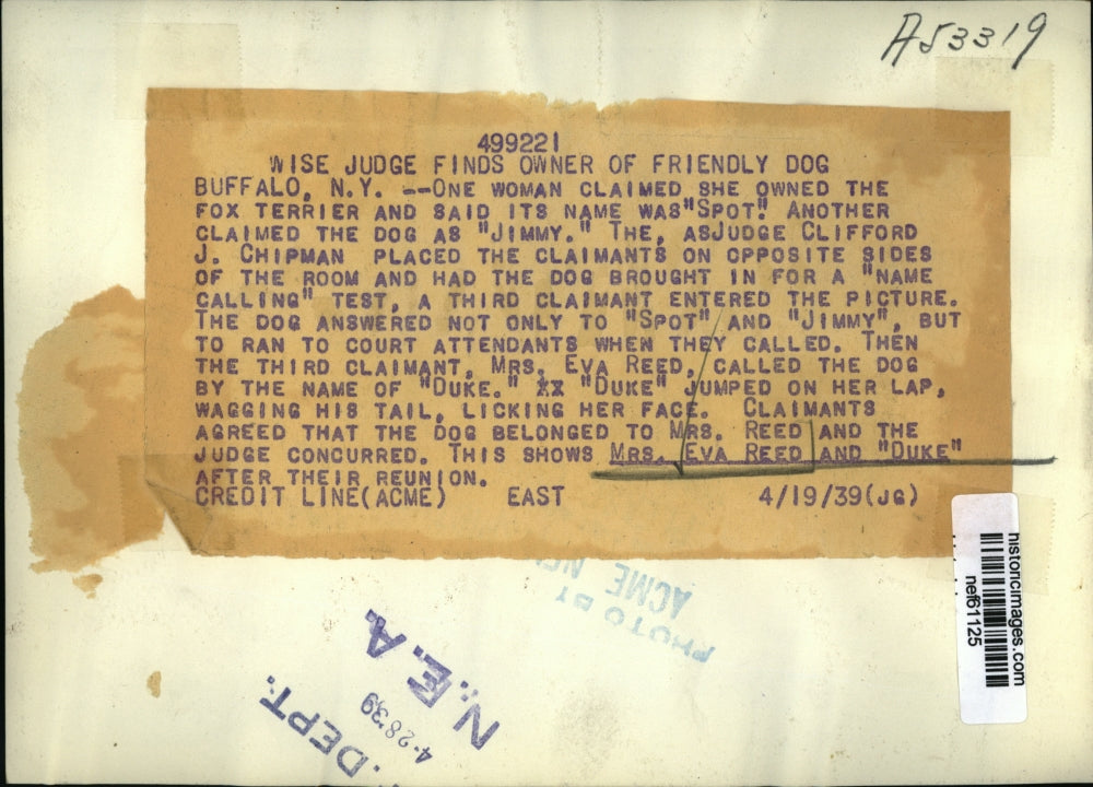 1939 Press Photo Duke the Dog reunited with her owner Mrs.Eva Reed - nef61125