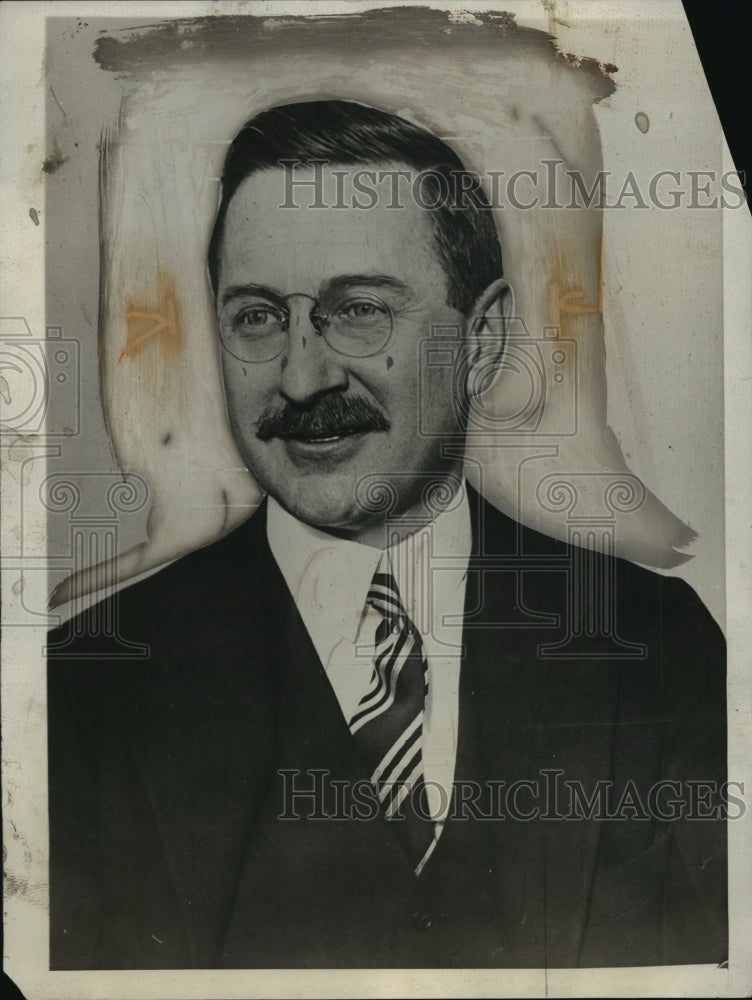 1929 Press Photo New Photograph of Winthrop Aldrich as He Arrived to Take Charge
