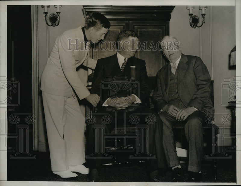 Load image into Gallery viewer, 1936 Press Photo Illinois Headquarters Democratic National Convention Members
