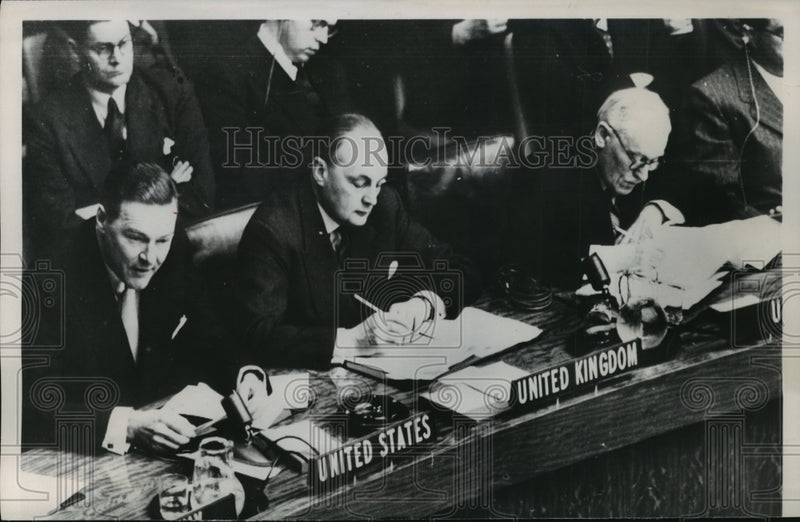 Load image into Gallery viewer, 1953 Press Photo Henry Cabot Lodge address at the Main Political Committee

