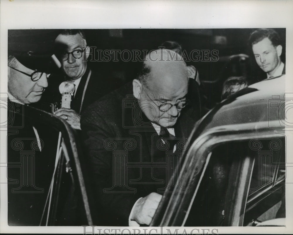 1957 Press Photo Dr.John B.Adams of Eastbourne England accused of Murder- Historic Images