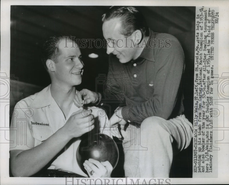 Load image into Gallery viewer, 1955 Press Photo Billy Welu and Don Carter in All Star Bowling Tournament

