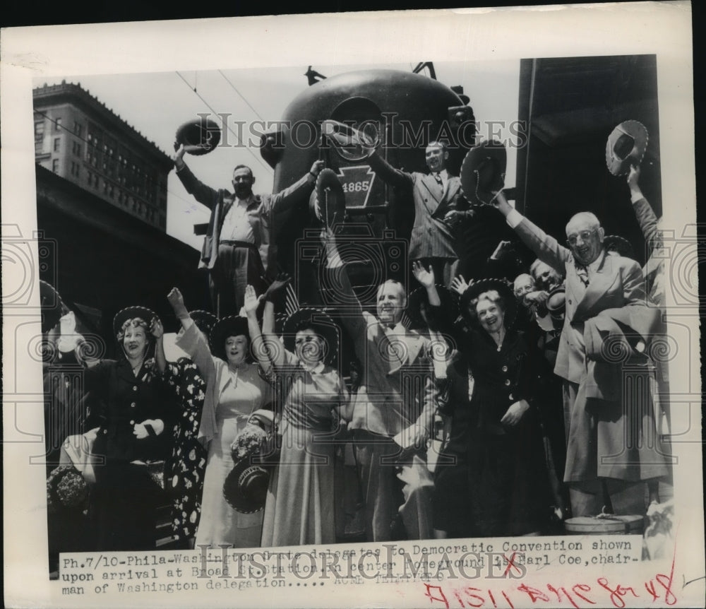 1948 Press Photo Delegates to Democratic Convention Shown Upon Arrival