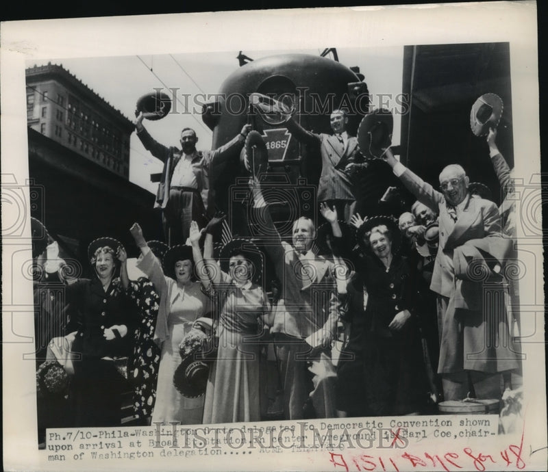 Load image into Gallery viewer, 1948 Press Photo Delegates to Democratic Convention Shown Upon Arrival
