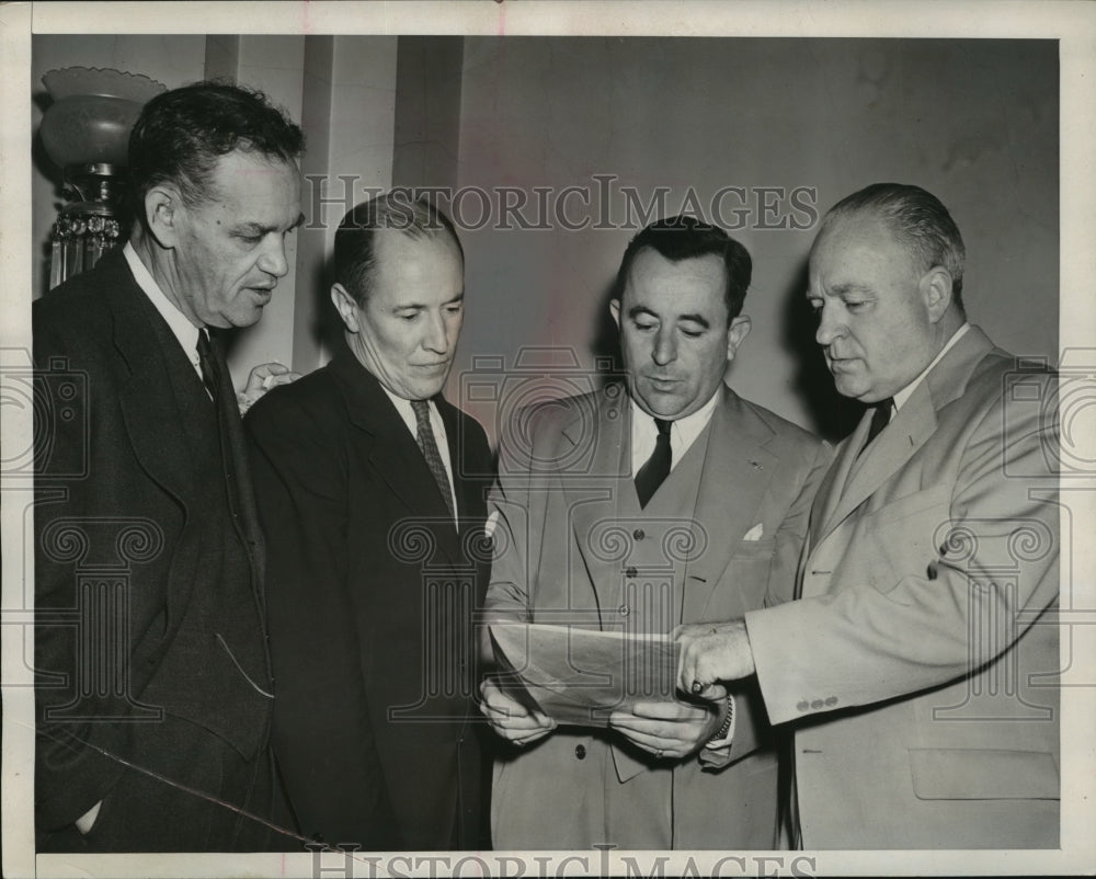 1946 Press Photo Special House Labor Sub-Comm to Conduct Hearings on Strikes- Historic Images