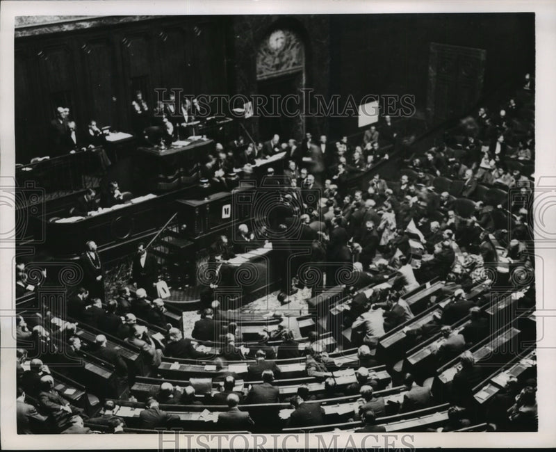 Load image into Gallery viewer, 1952 Press Photo French Presidential Election Parliament Voting - nef61745
