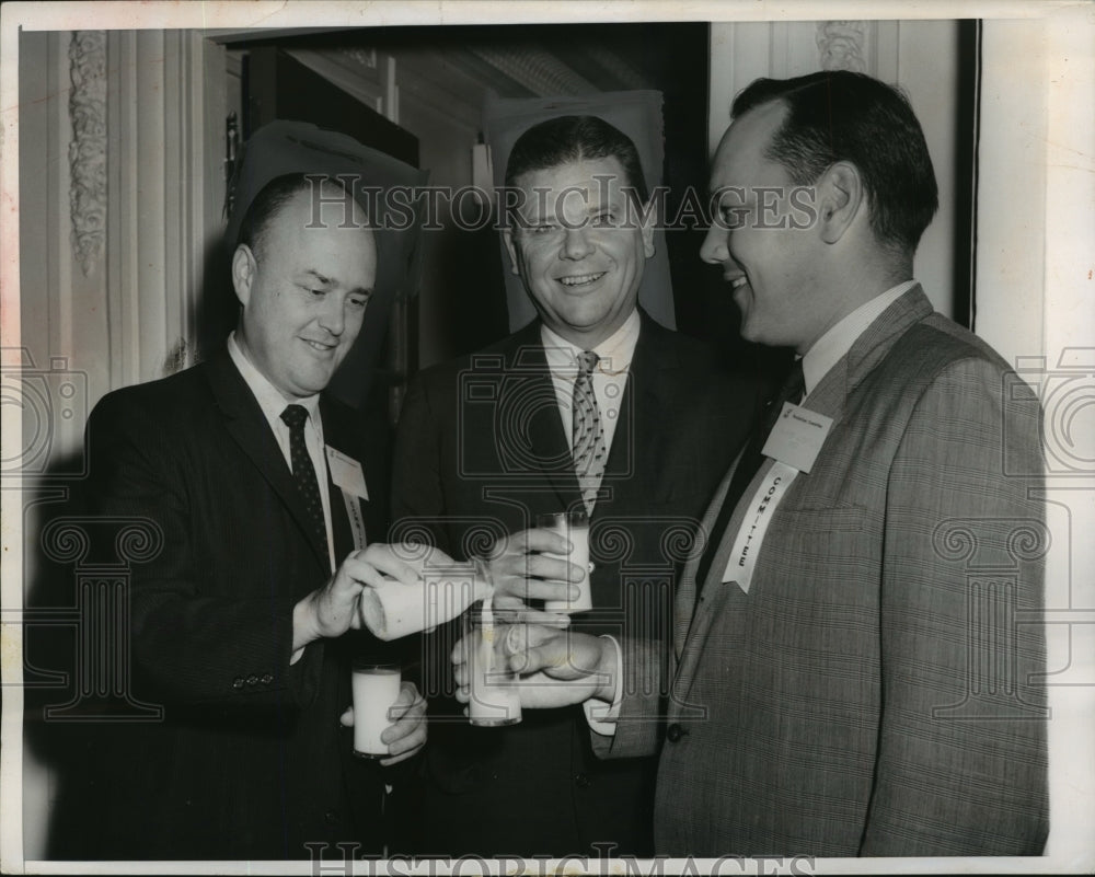 1960 Press Photo Officials of Republican Party Takes "Milk Break" Prior to Start
