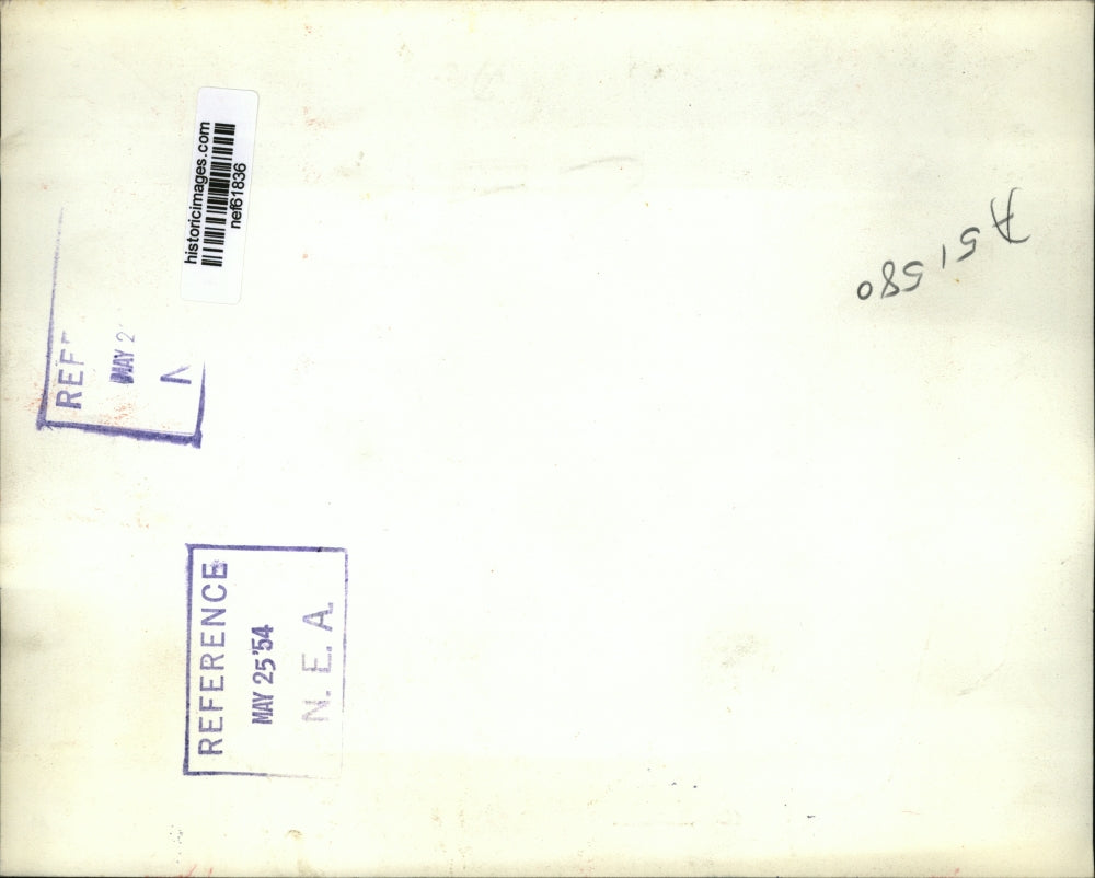 1954 Press Photo Sen. Karl Mundt talked with reporters after closed door meeting