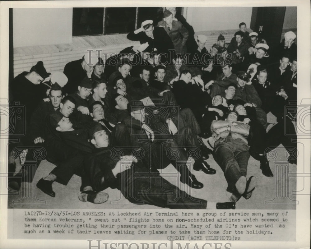 1951 Press Photo Passengers Stuck at Lockheed Air Terminal, Los Angeles Airport