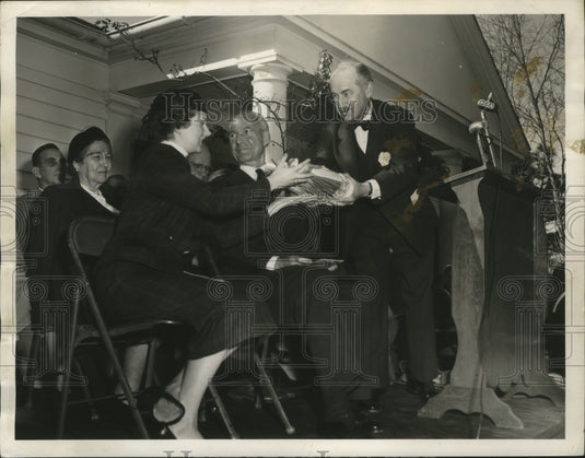 1953 Press Photo Warm Springs Memorial, Georgia - nef62243