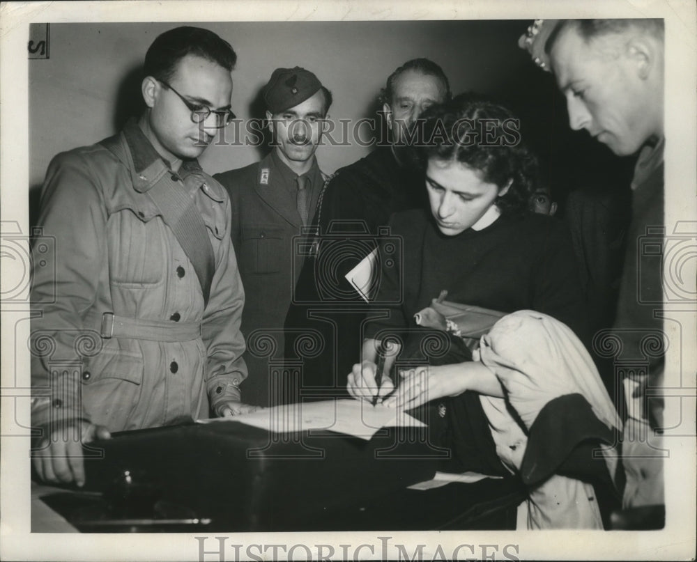 1945 Press Photo Ritz Zucca Sentenced to Prison, Rome, Italy- Historic Images