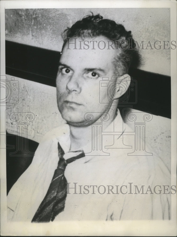 1944 Press Photo Davis held up pending outcome of second lie detector test