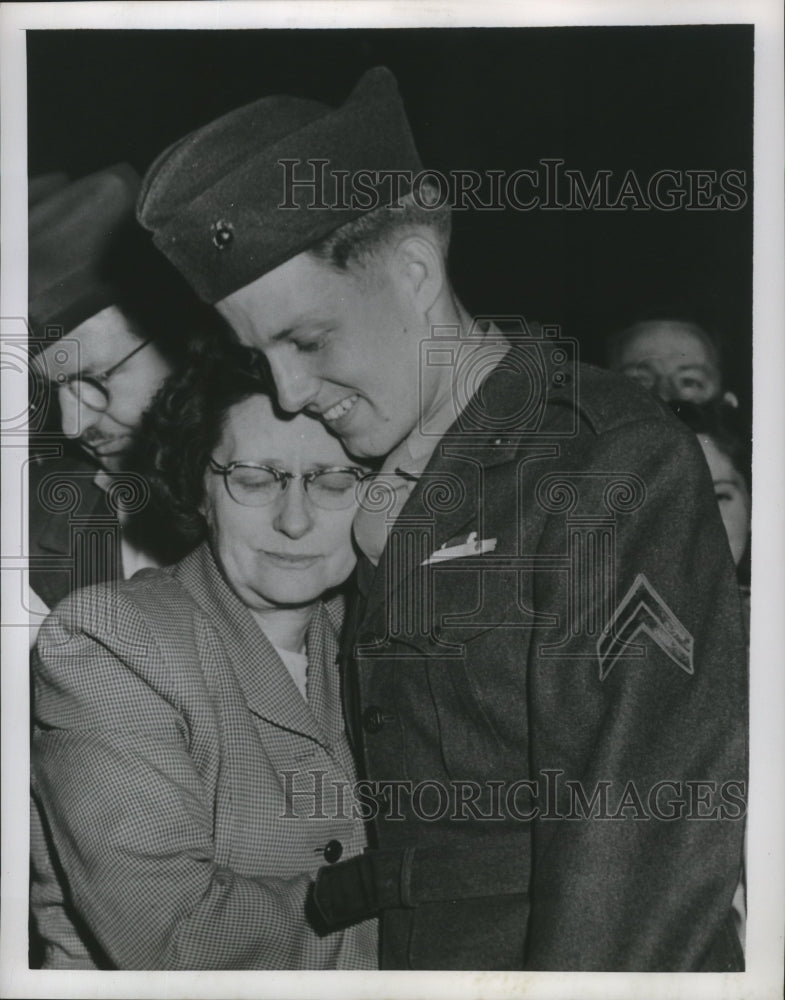 1953 Press Photo Return of US Korea War veterans who were POW - nef62657