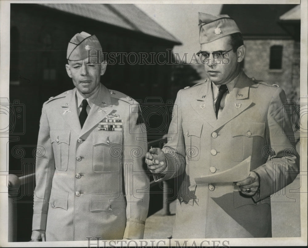 1954 Press Photo Colonel Harry Fleming, Attorney Rodham Routledge Leaving Court- Historic Images