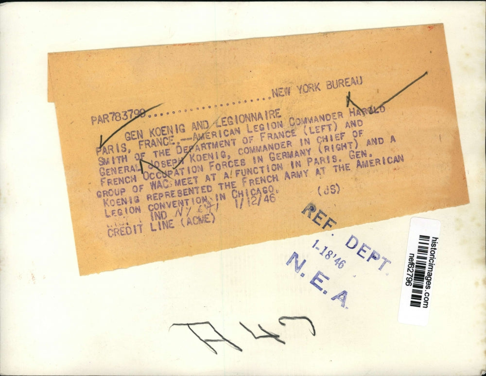 1946 Press Photo Harold Smith, Joseph Koenig, group of WAC meet at a function