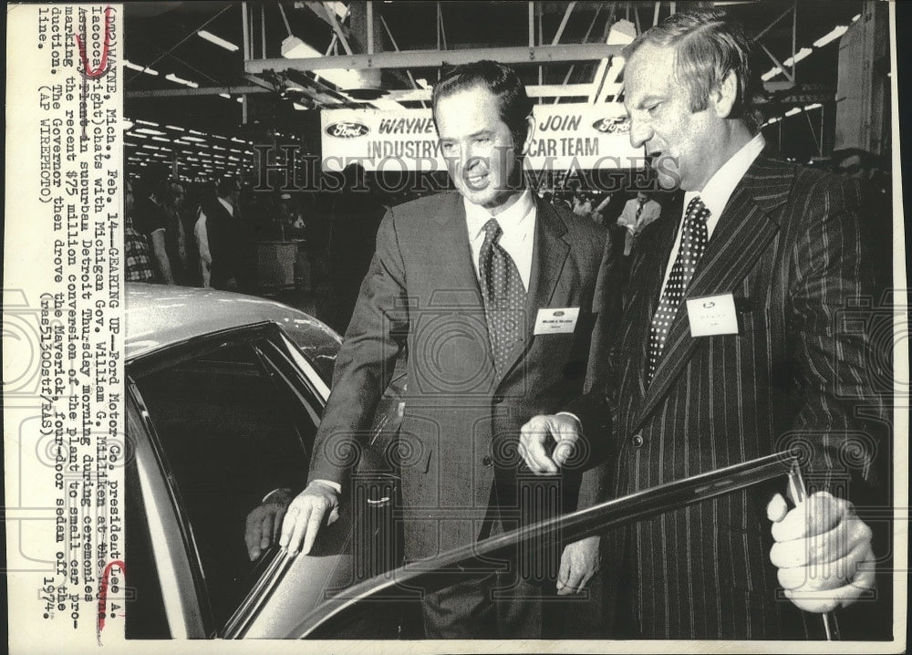 1974 Press Photo Lee A. Iacocca chats with William G. Milliken - nef63541