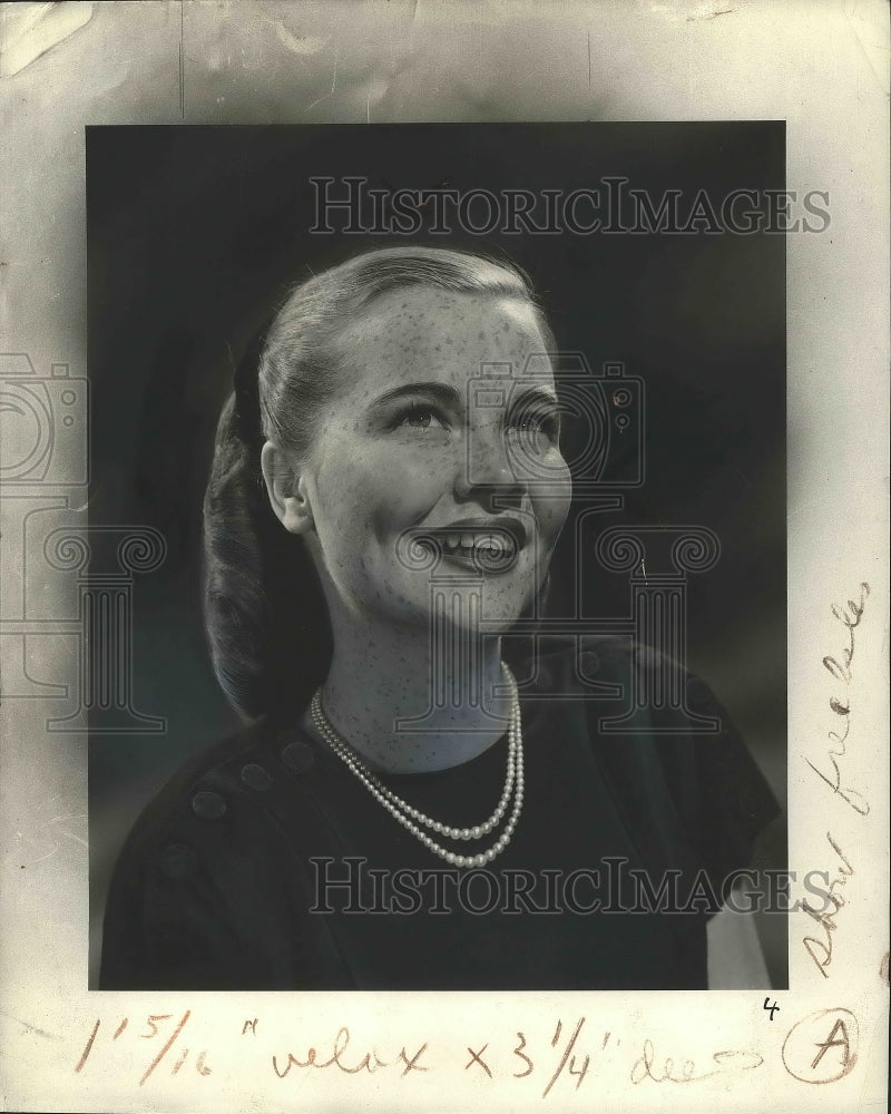 1944 Press Photo Mary Alice Woods. Model- Historic Images