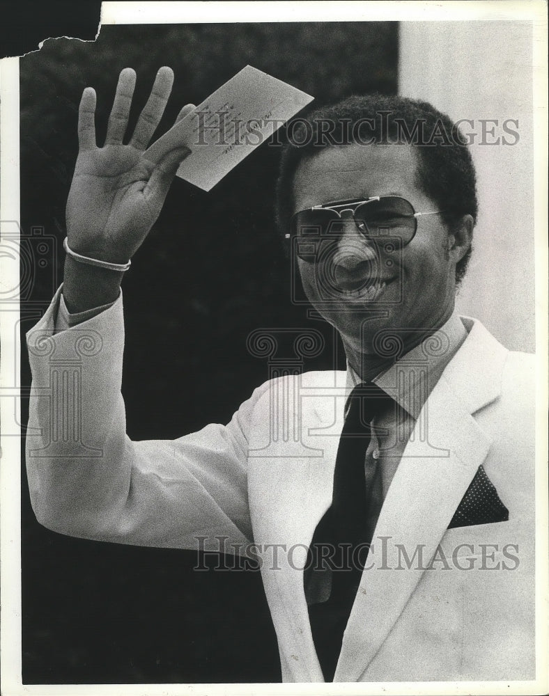 Load image into Gallery viewer, 1987 Press Photo Arthur Ashe at Shriver Wedding Apirl 26 1986 - nef64035
