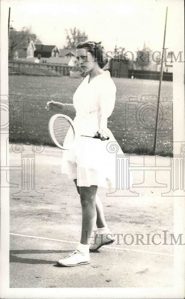 Load image into Gallery viewer, 1940 Press Photo Alice Abbott of Dickinson College Men's Varsity Tennis Team

