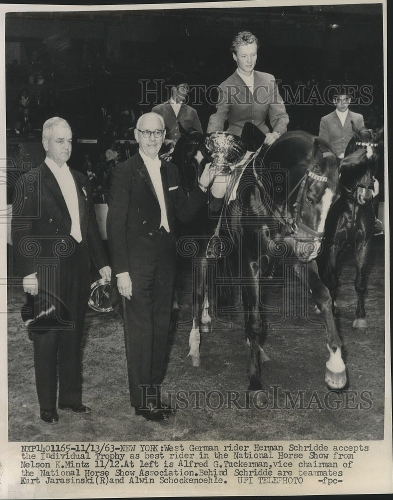 Load image into Gallery viewer, 1963 Press Photo Herman Schridde at National Horse Show with Nelson K. Mintz
