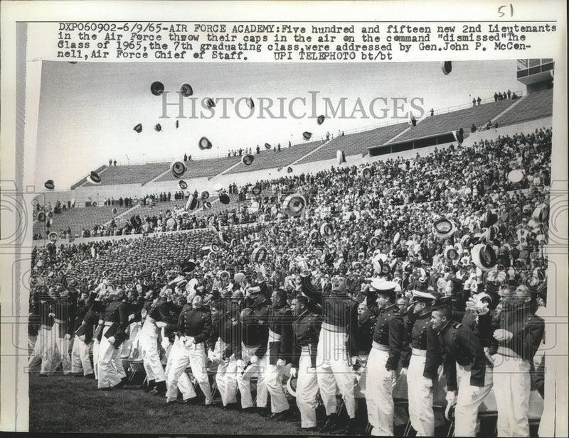 Load image into Gallery viewer, 1965 Press Photo Some 515 New 2nd Air Force Lieutenants Toss Caps in the Air
