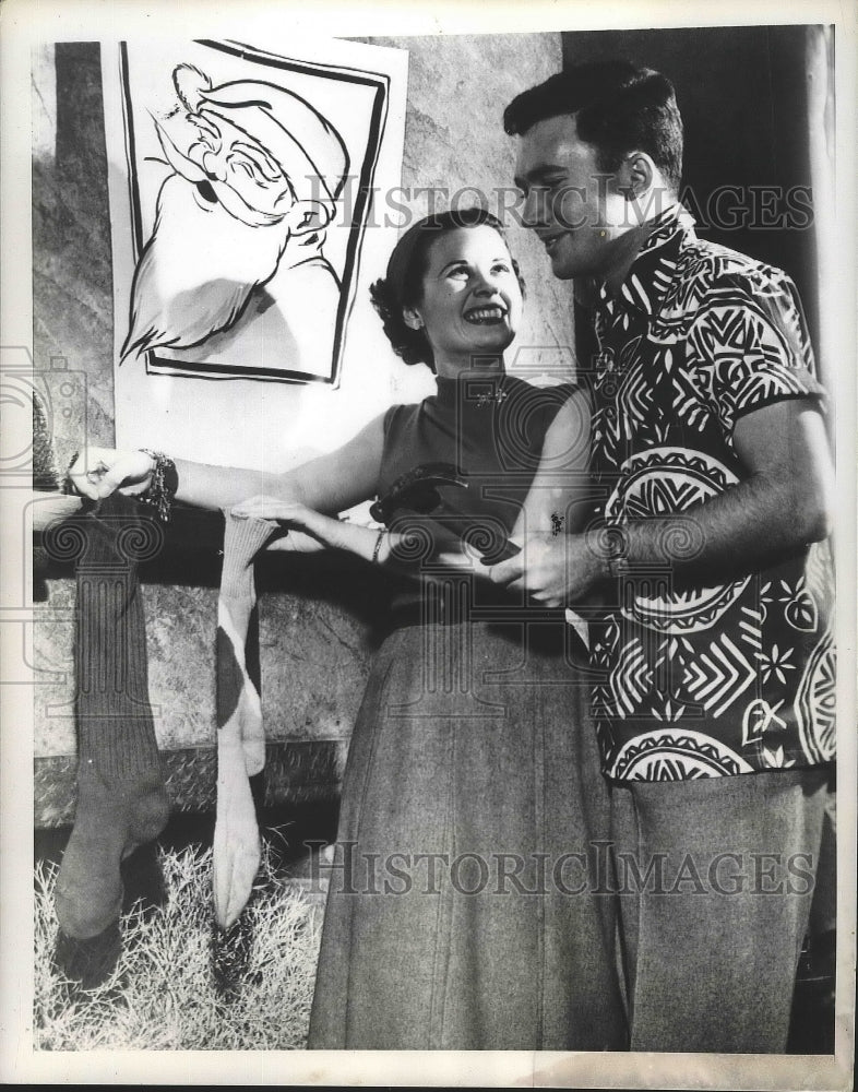 1949 Press Photo Jacque Mercer, Miss America 1949 and Art Student, Doug Cook- Historic Images