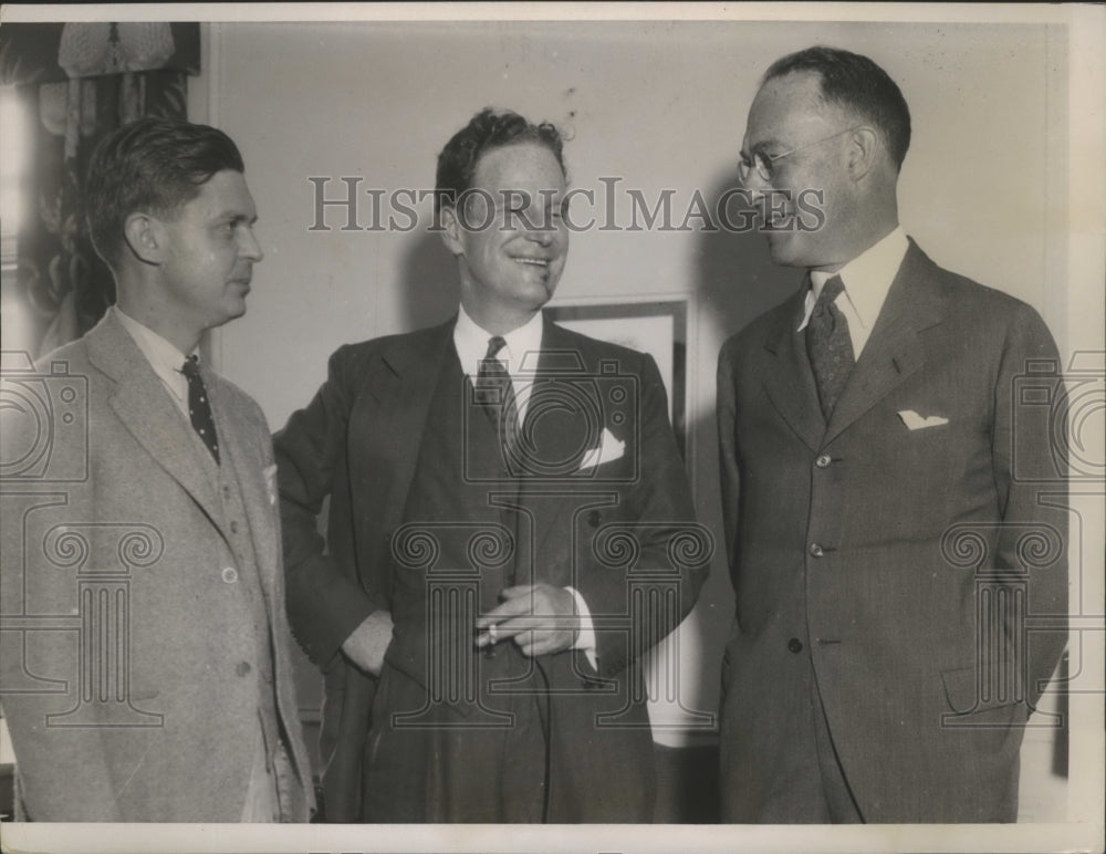 1936 Press Photo John Hamiltion New Republican Chairmen Meets Leaders in Chicago