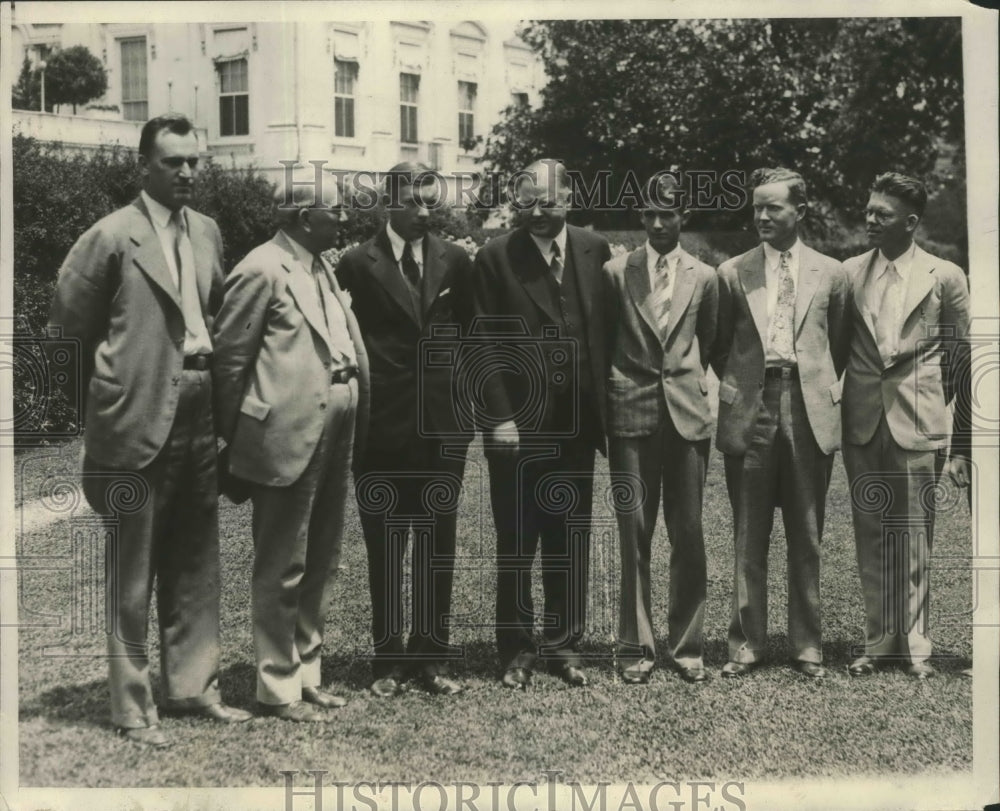 1930 Press Photo Champions in Cotton and Corn growing with Pres.Herbert Hoover- Historic Images