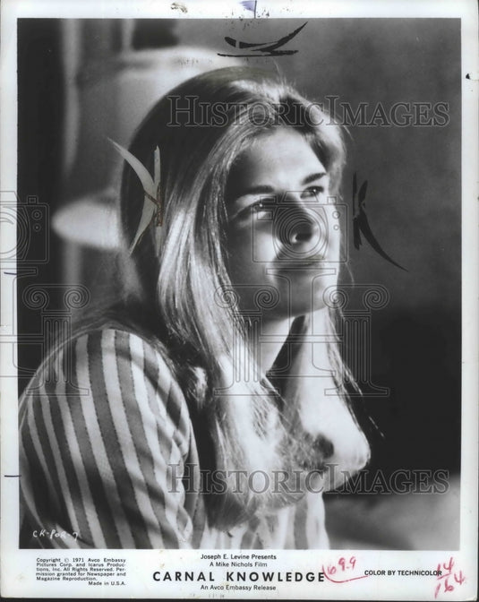 1975 Press Photo Candice Bergen of Carnal Knowledge in  Its 11th Week in Theater- Historic Images
