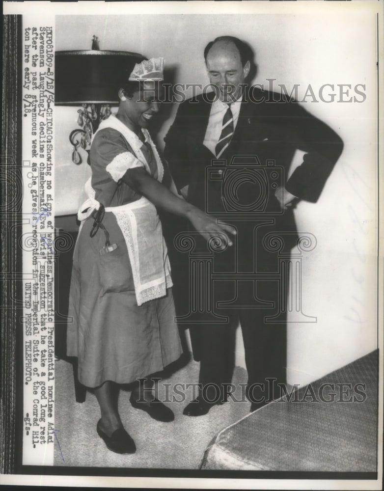 1956 Press Photo Adlai Stevenson laugh with Chambermaid Eva Davis- Historic Images