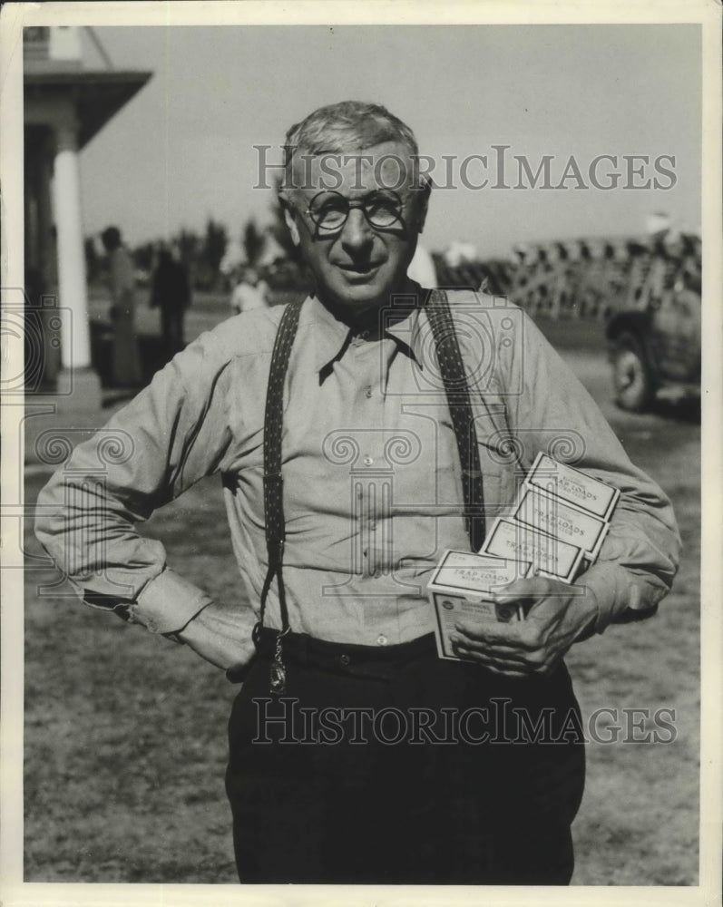 Press Photo Sparrow Young - nef65366