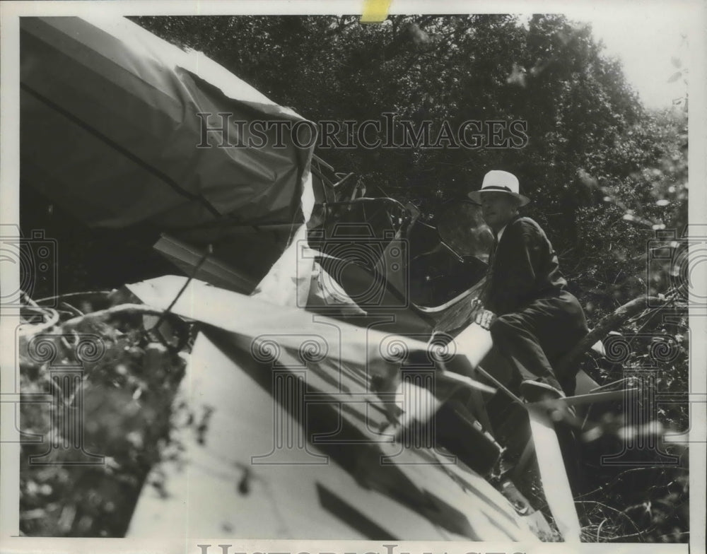 1934 Press Photo Wreckage of the Plane crashed in the hills near Hollywood
